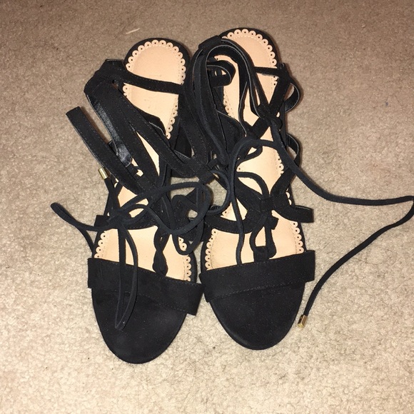 LOFT BLACK LACE UP HEELS - Picture 1 of 3